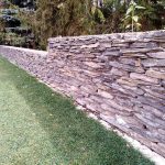 murek oklejony łupkiem