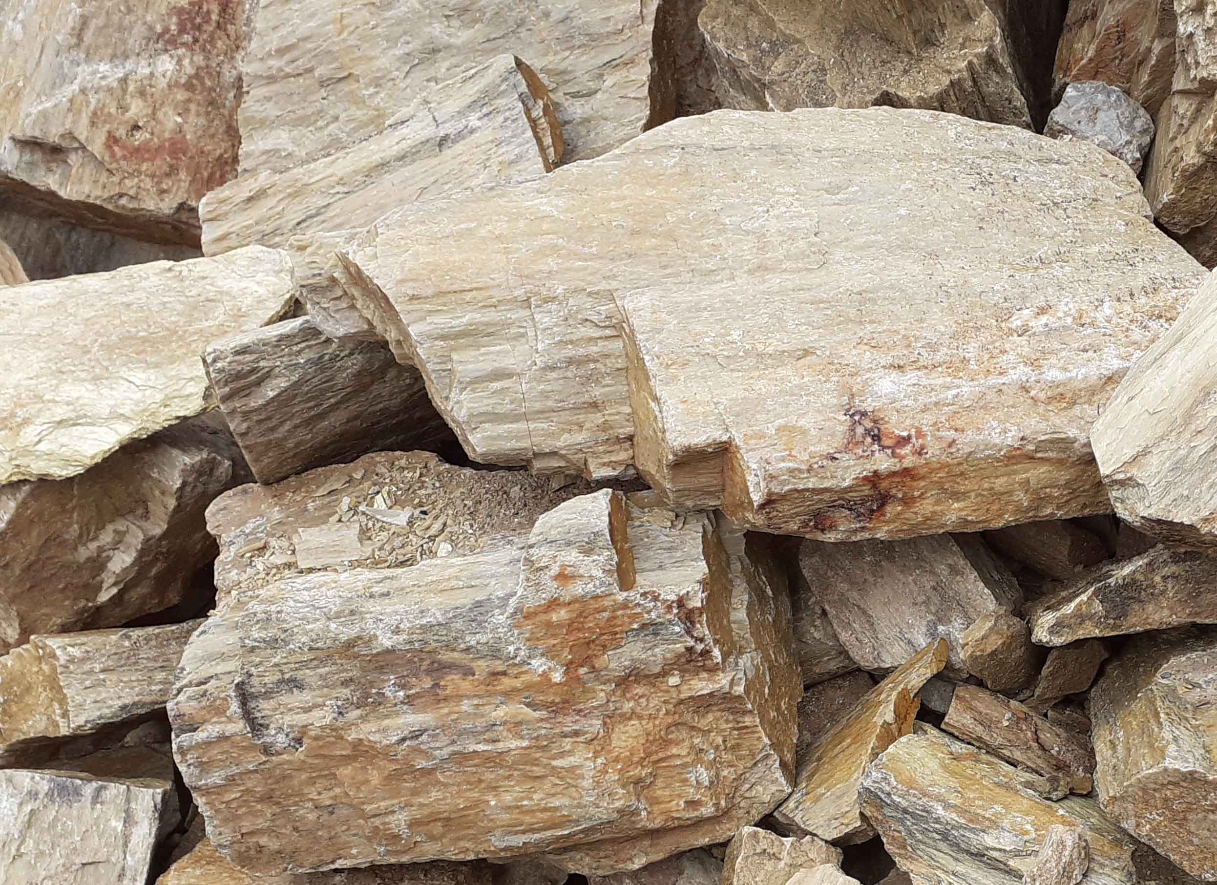 kolory skał złoża Kapela (2)