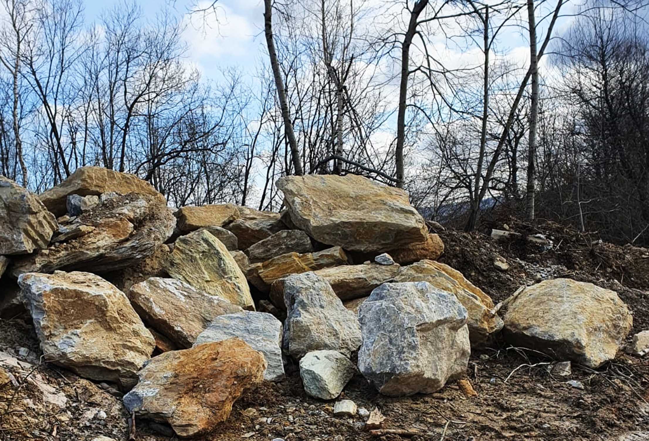 Duże bryły dolomitowe