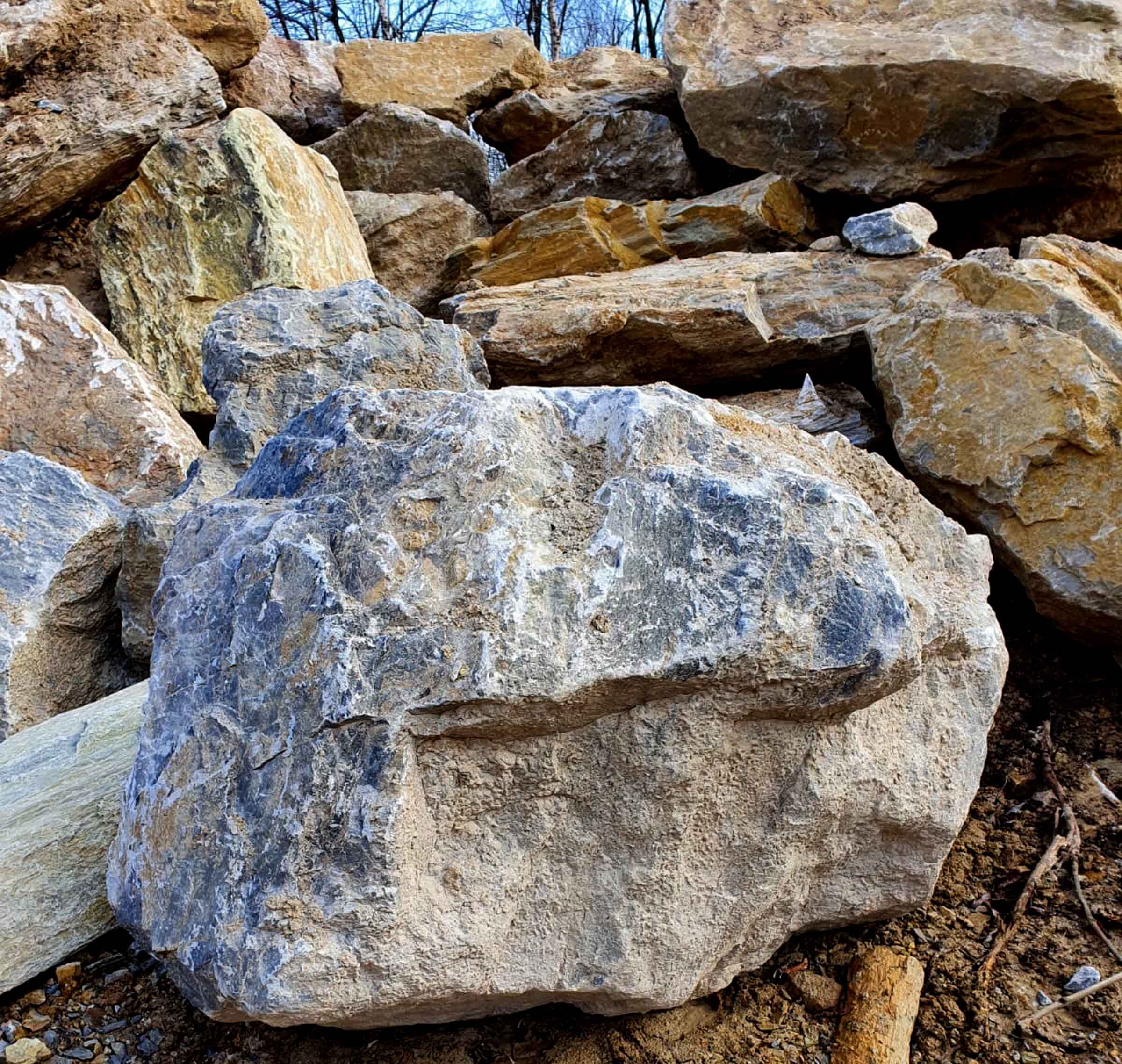 Duże bryły dolomitowe(2)