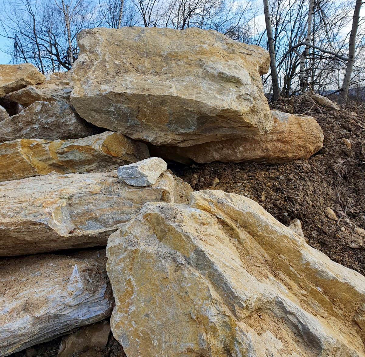 Duże bryły dolomitowe(3)