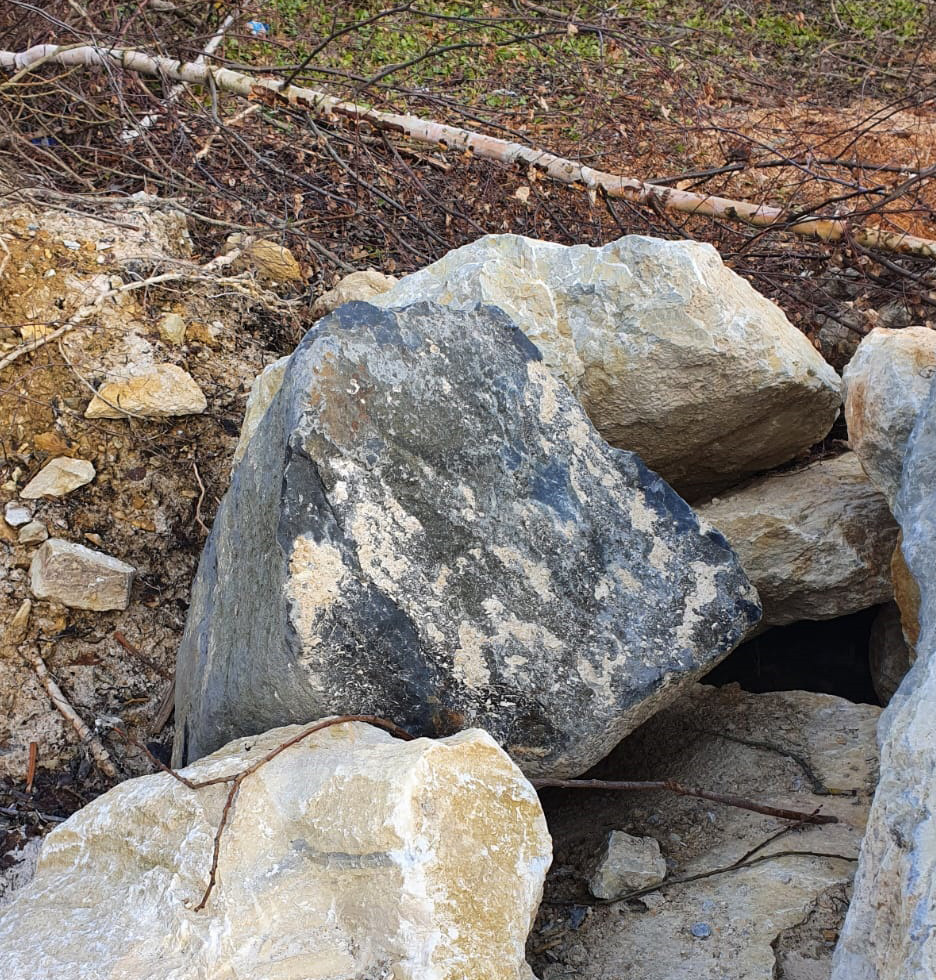 Duże bryły dolomitowe(5)