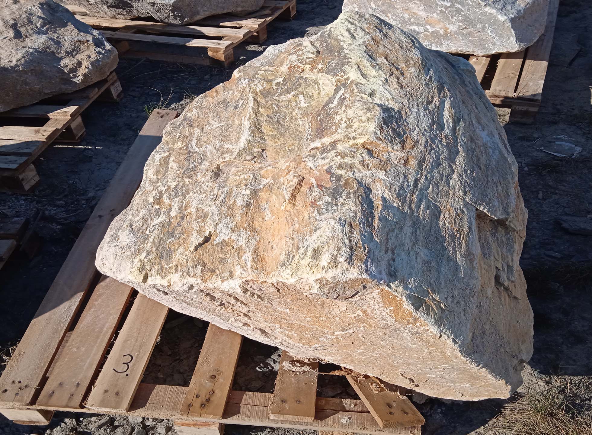 wielkie bryły z dolomitu(5) kopia