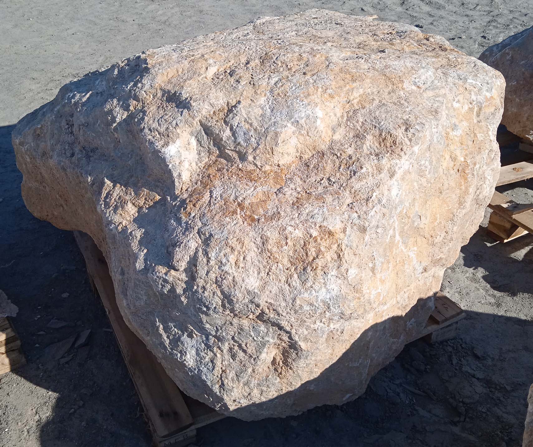 wielkie bryły z dolomitu(6) kopia