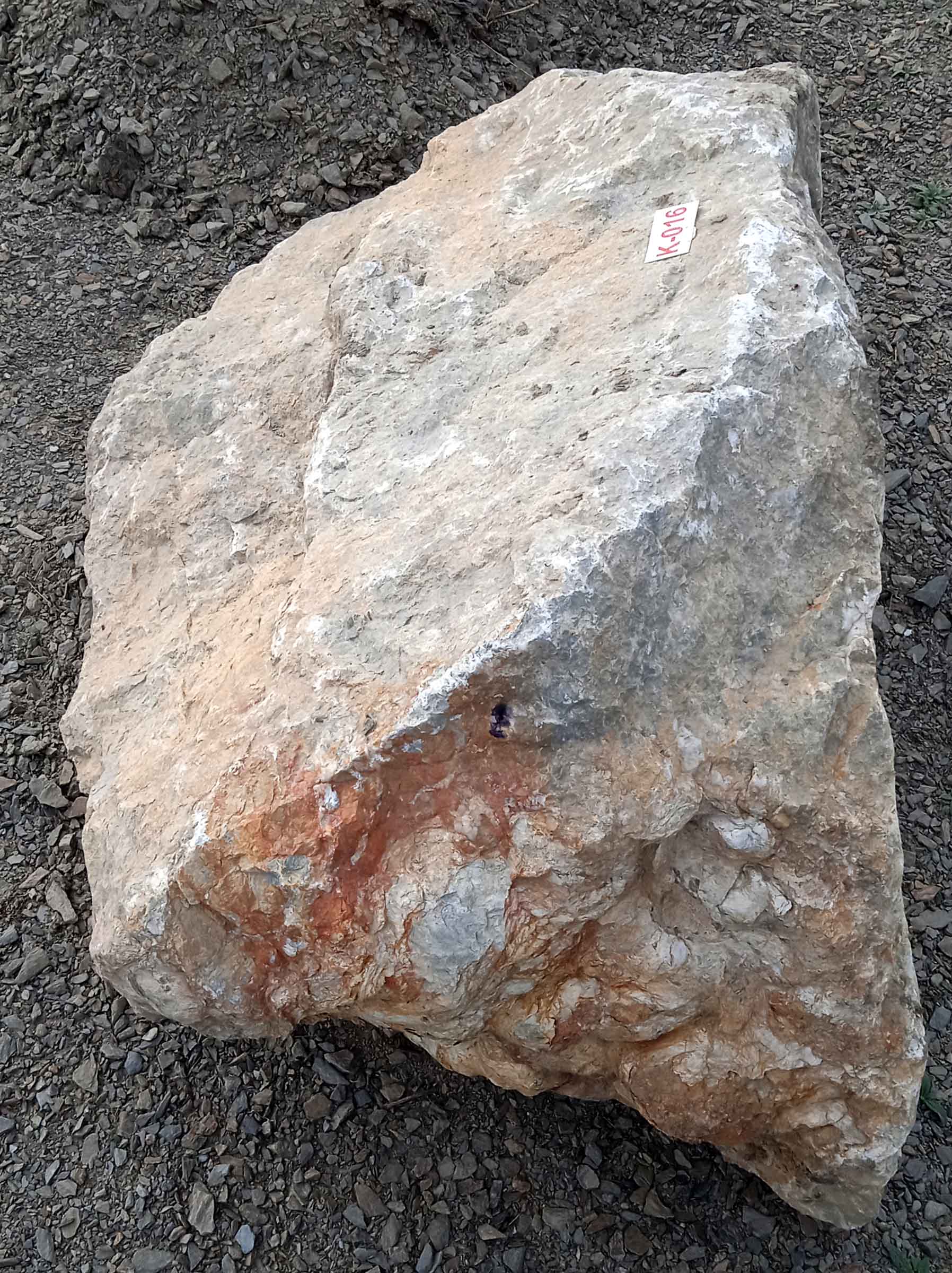 Bryła dolomitowa K-016(3)